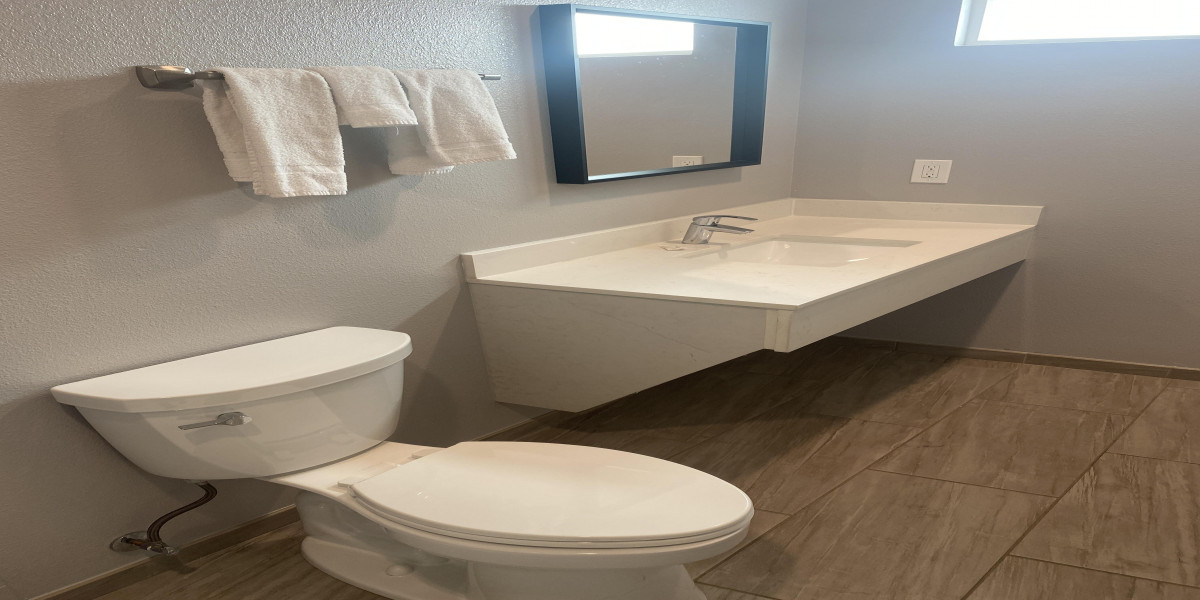 Queen Size Bedroom - Private Bath